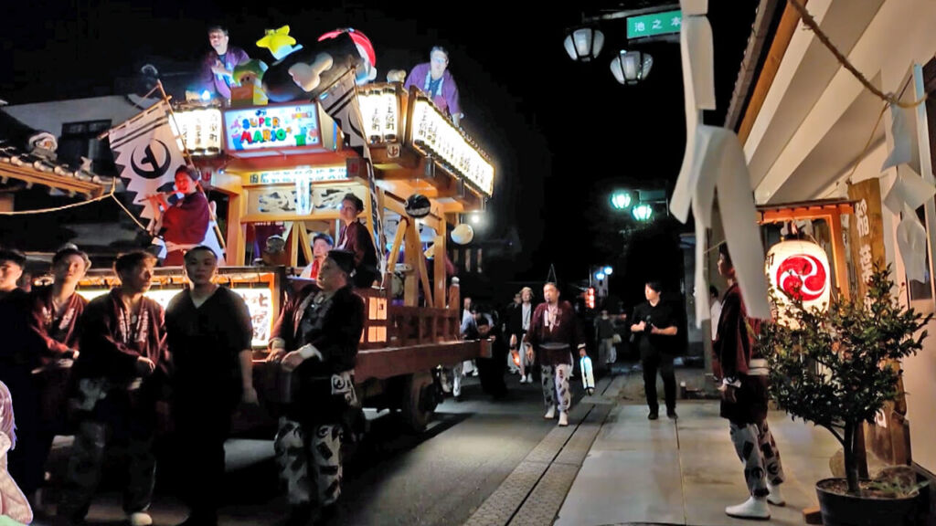 真壁祇園祭。上宿町山車、稲葉米屋前上宿